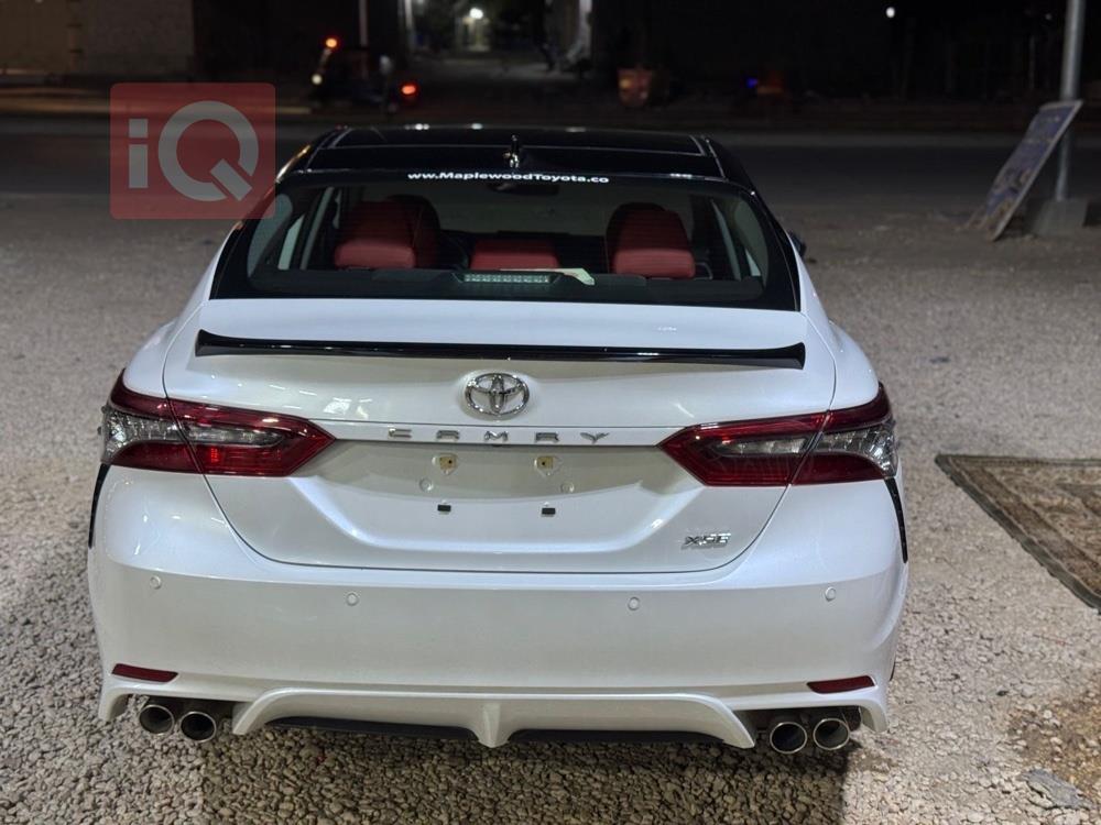 تۆیۆتا کامری